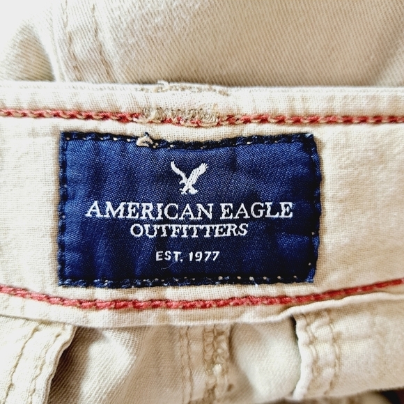 American Eagle Outfitters Y2K Khaki Cargo Shorts Size 32 - Picture 5 of 6